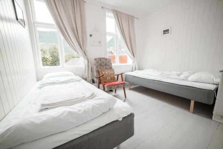Laerdalsoren Motor Guesthouse Lærdalsøyri Exterior foto